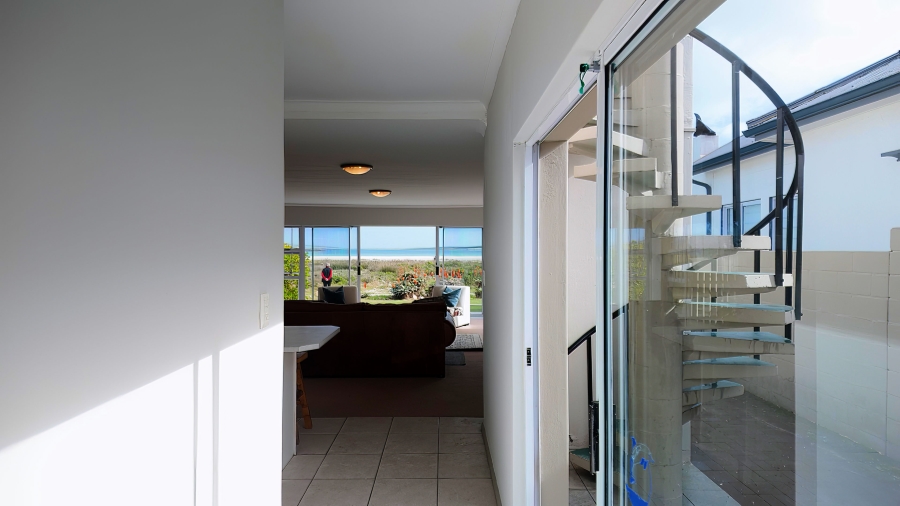 4 Bedroom Property for Sale in Middedorp Western Cape